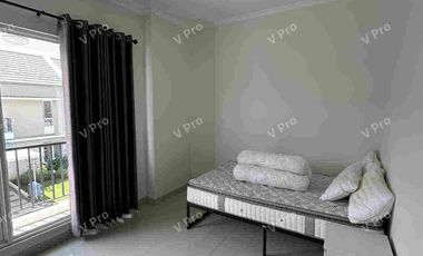 disewakan rumah dua lantai full furnish di summarecon mutiara makassar dekat dari bandara dan gerbang toll