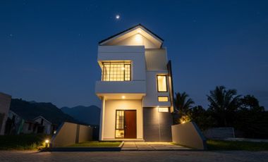 2-Storey House at Single-Storey Price! Prime Location Beside GETACI Toll Exit