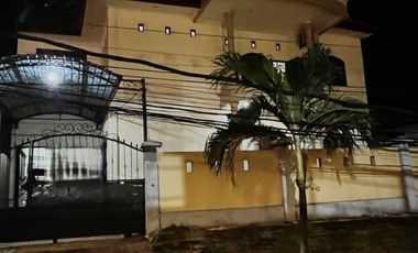 FOR SALE ELITE MODERN HOUSE WITH LARGE YARD 2 FLOORS AT DENPASAR