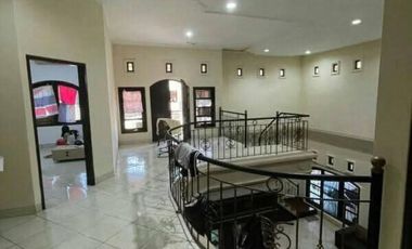 FOR SALE ELITE MODERN HOUSE WITH LARGE YARD 2 FLOORS AT DENPASAR