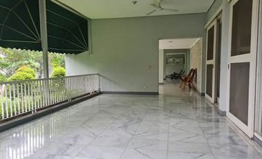 For Rent Beautiful Stand Alone House With A Huge Land And Feel Like Living In A Resort Located In Kemang Jakarta Selatan Area