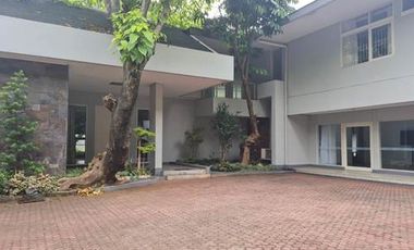 For Rent Beautiful Stand Alone House With A Huge Land And Feel Like Living In A Resort Located In Kemang Jakarta Selatan Area