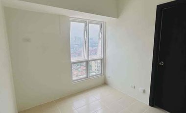 Modern 2-Bedroom Condominium in San Juan, Manila
Ready-for-Occupancy, from ₱25,000 monthly, near Greenhills Shopping Mall.