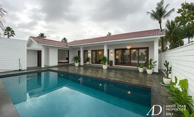 LEASEHOLD | SINGLE-LEVEL 3-BEDROOM VILLA IN PEACEFUL NYANYI, CANGGU
