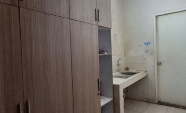 Bangunan Kantor Plus Gudang Dijual, di Gatot Subroto Tengah Area