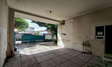 Bangunan Kantor Plus Gudang Dijual, di Gatot Subroto Tengah Area