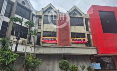 Ruko Gandeng Siap Huni di Boulevard Barat, Kelapa Gading, Jakarta Utara