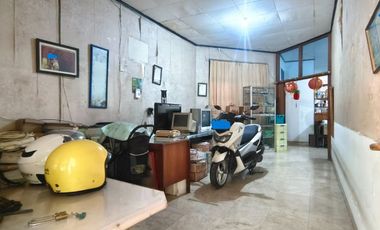 BillyMoon Pondok Kelapa Rumah Tua HITUNGBTANAH Jalan Utama drkat Gate Jl Raya Resto Pagi Sore COCOK BUAT Kantor Cafe Kost Rumah Mewah