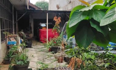 BillyMoon Pondok Kelapa Rumah Tua HITUNGBTANAH Jalan Utama drkat Gate Jl Raya Resto Pagi Sore COCOK BUAT Kantor Cafe Kost Rumah Mewah