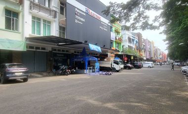 Ruko 3 Lantai Hadap Jalan Raya Utama BSD Dekat Akses Tol
