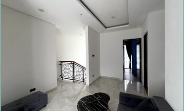 RUMAH 2 LANTAI  DEKAT EXIT TOL GAMPING DAN KAMPUS UMY SLEMAN YOGYAKARTA