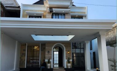 RUMAH 2 LANTAI  DEKAT EXIT TOL GAMPING DAN KAMPUS UMY SLEMAN YOGYAKARTA