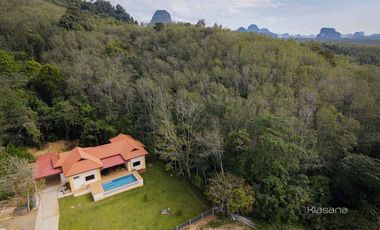 Amazing Four Bedroom Home, Set in a Private Mountain Valley