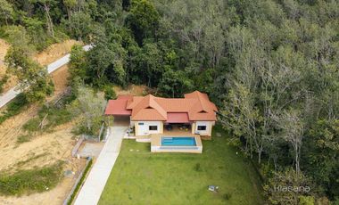 Amazing Four Bedroom Home, Set in a Private Mountain Valley