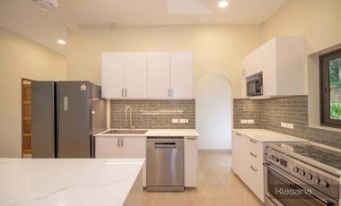 Amazing Four Bedroom Home, Set in a Private Mountain Valley