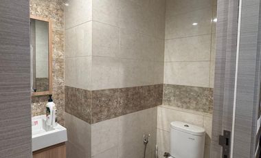 Dijual satu unit apartemen mataram city full furnished hadap selatan ( kolam renang) lokasi startegis palagan tentara pelajar