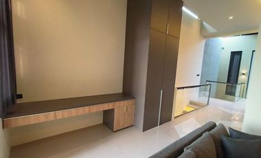 RUMAH MEWAH SOLO BARU DEKAT RS OEN DAN AL AZHAR