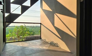 RUMAH MEWAH SOLO BARU DEKAT RS OEN DAN AL AZHAR