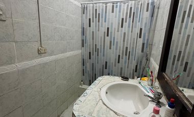 En alquiler departamento de 3 dormitorios en Guayacanes.