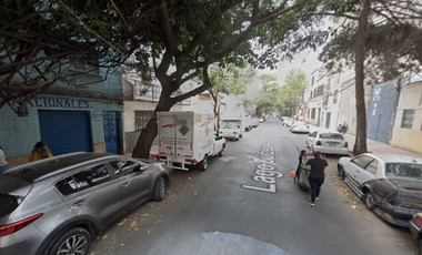 SK27 Casa en remate bancario en Lago Cuitzeo 191, Anáhuac I Secc, Miguel Hidalgo, CDMX. Gran Oportunidad 70% debajo de su valor comercial