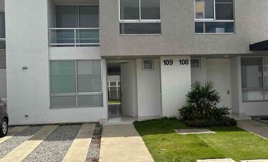 ALQUILA CASA EN UNIDAD CASA VENTÓ ALFAGUARA AVENIDA DEL LAGO