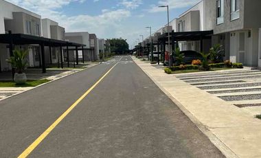 ALQUILA CASA EN UNIDAD CASA VENTÓ ALFAGUARA AVENIDA DEL LAGO