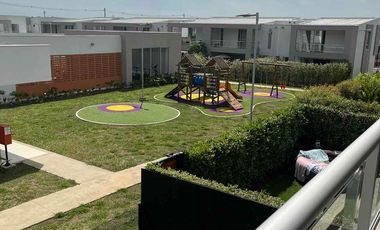 ALQUILA CASA EN UNIDAD CASA VENTÓ ALFAGUARA AVENIDA DEL LAGO