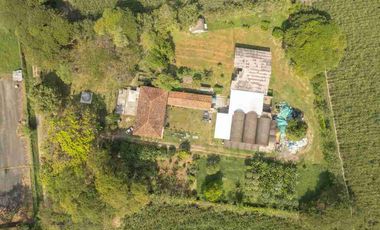 VENDO LOTE CON CASA PATRIMONIAL ZONA AEROPUERTO 21.000 m2