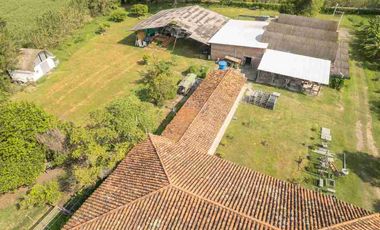 VENDO LOTE CON CASA PATRIMONIAL ZONA AEROPUERTO 21.000 m2