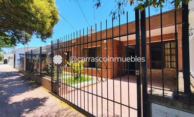 Venta Bº MARCELO T. DE ALVEAR. amplia casa 3 dorm
