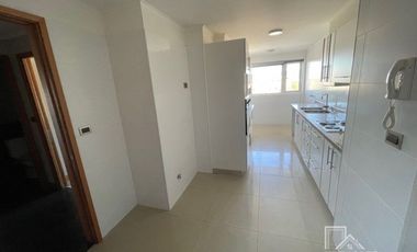 Departamento 3 dormitorios, 3 baños, 2 estacionamientos.