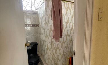 Casa en venta  de 110 m2, en zona céntrica de  la Mitad del Mundo , Quito , Ecuador.