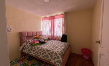 Casa en venta  de 110 m2, en zona céntrica de  la Mitad del Mundo , Quito , Ecuador.