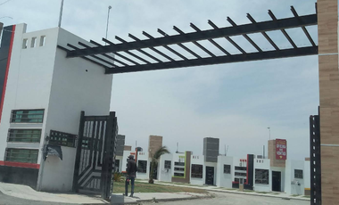 VENTA DE CASA EN VALLE DEL ROBLE