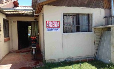 Arriendo casa amplia Villa Araucaria 1 piso.