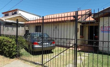 Arriendo casa amplia Villa Araucaria 1 piso.