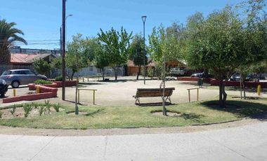 Arriendo casa amplia Villa Araucaria 1 piso.