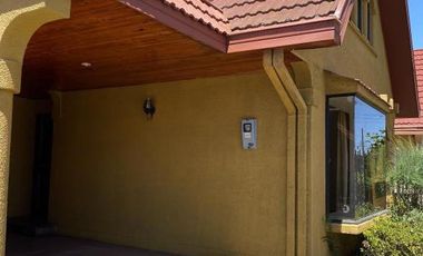 SE VENDE EXCELENTE CASA EN CONDOMINIO CERRADO VILLA BAYONA