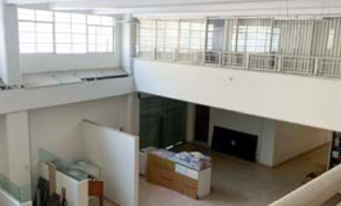 Edificio comercial en renta, a una cuadra de 