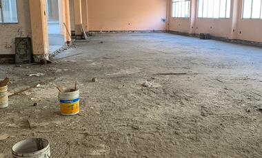 Edificio comercial en renta, a una cuadra de 