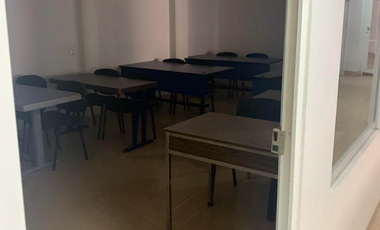 Edificio comercial en renta, a una cuadra de 