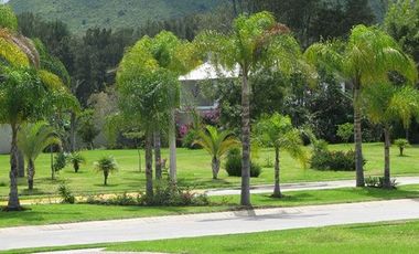 Terreno en Venta en Casa Fuerte Residencial – Frente a Parque