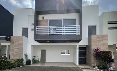 Casa en renta. Real Campestre, Cluster 10. Country, Villahermosa, Tabasco.