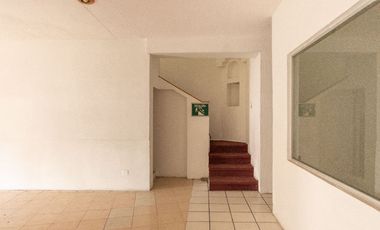 EDIFICIO CON LOCAL COMERCIAL CERCA DE PLAZA SAN PEDRO