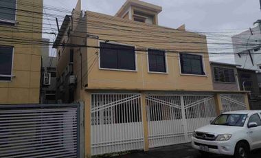 Alquilo Departamento de 2 Dormitorios Amoblado en Planta Baja con garage, en Kennedy Norte, cerca Hotel Hilton Colon