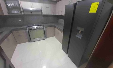 Alquilo Departamento de 2 Dormitorios Amoblado en Planta Baja con garage, en Kennedy Norte, cerca Hotel Hilton Colon