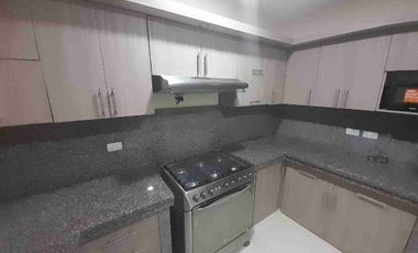 Alquilo Departamento de 2 Dormitorios Amoblado en Planta Baja con garage, en Kennedy Norte, cerca Hotel Hilton Colon