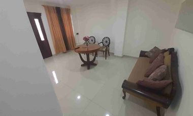 Alquilo Departamento de 2 Dormitorios Amoblado en Planta Baja con garage, en Kennedy Norte, cerca Hotel Hilton Colon