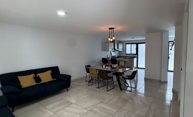 🏡 CASA EN RENTA AMUEBLADA EN FRACC. MUNA – Confort y ubicación estratégica en León