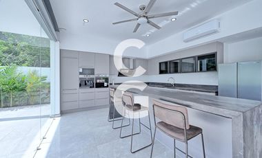 Casa en Venta en Cancun en Residencial Lagos del Sol con Alberca y Terraza Abierta